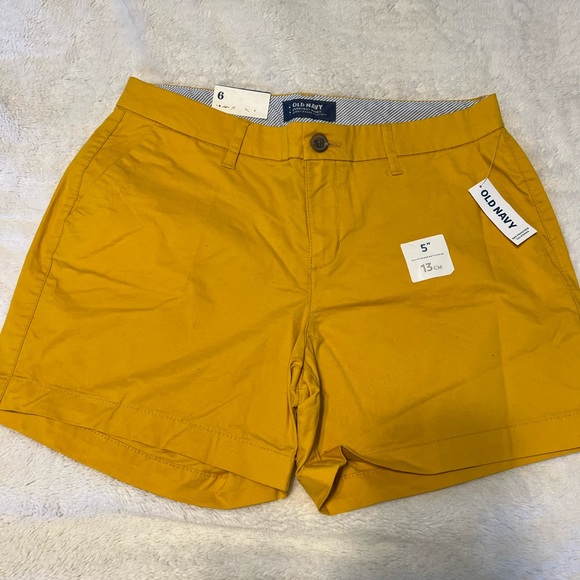 Yellow old navy shorts - Picture 1 of 3